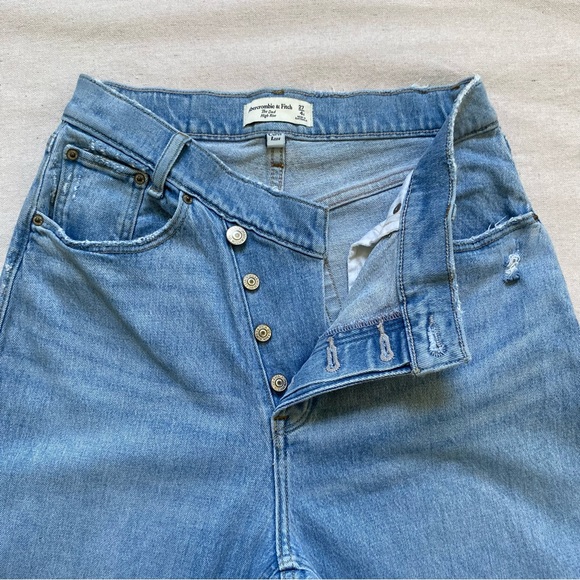 Abercrombie & Fitch The Dad High Rise Curve Love Jeans - Picture 5 of 15